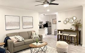 Atlanta Skyline View High Story 1 Bedroom Condo With Patio